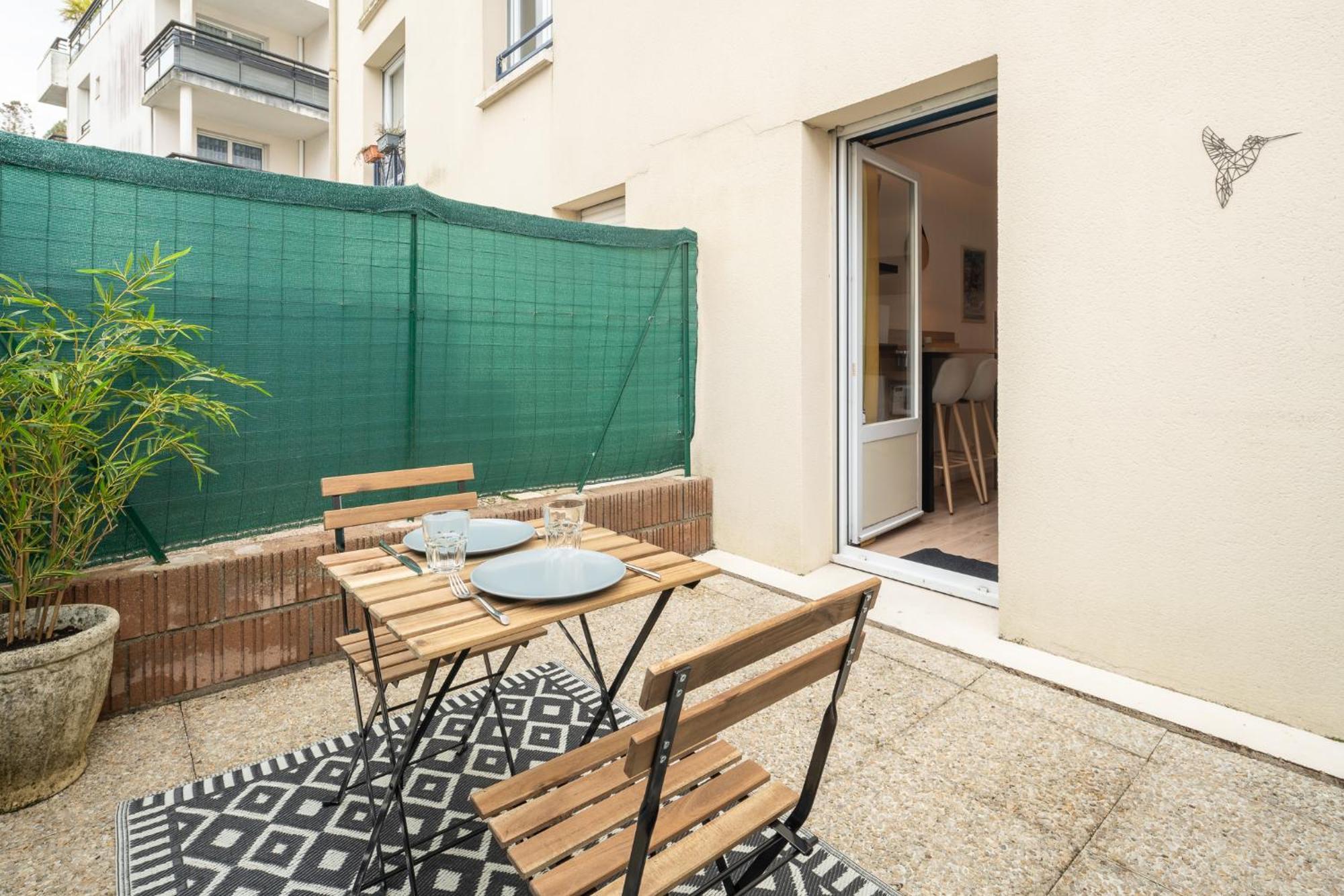 Studio Centre-Ville Avec Terrasse Et Parking Securise Gratuit Нант Екстериор снимка